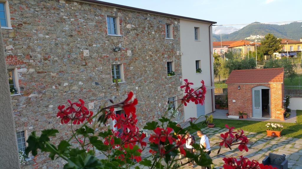 Hotel Ca Thomas Castelnuovo Magra Exterior foto